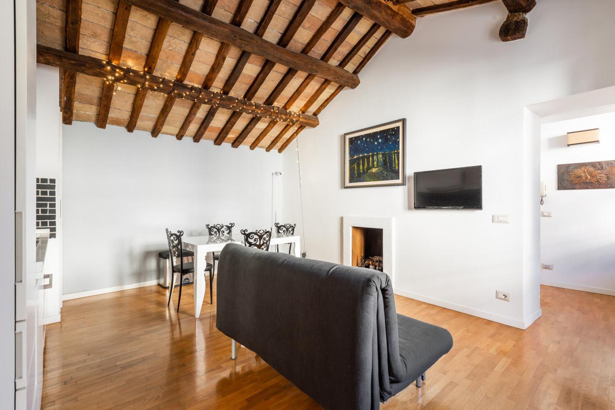Pavone Centre Romantic Apartment ภายนอก รูปภาพ
